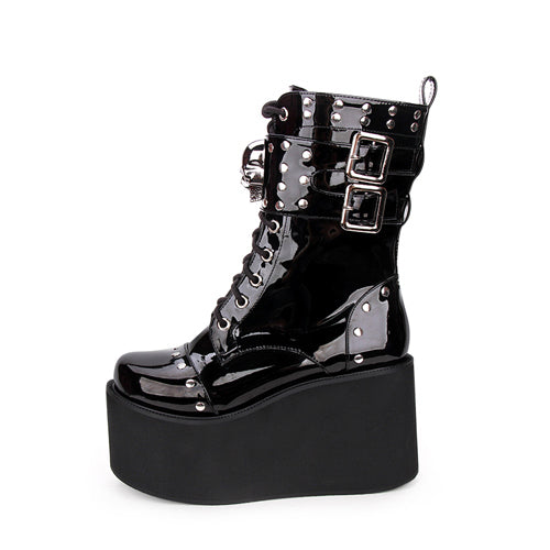 Subtly Elegant Boots with a Refined Vintage Look