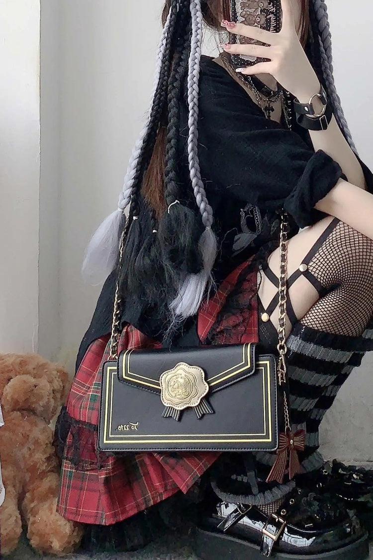 Finely Styled Bag with a Classic Vintage Look