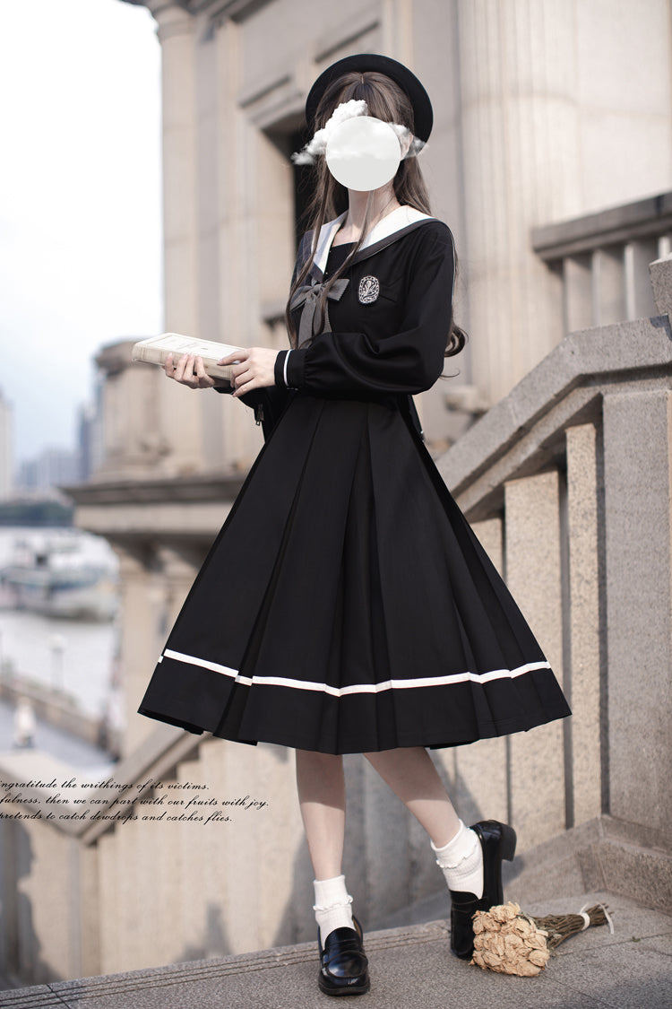 Casually Elegant Dress with a Refined Edge