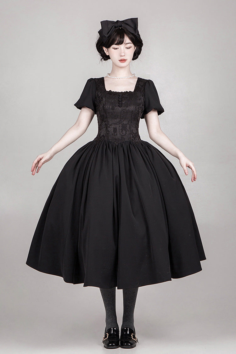 Beautifully Finished Dress in a Timeless Design