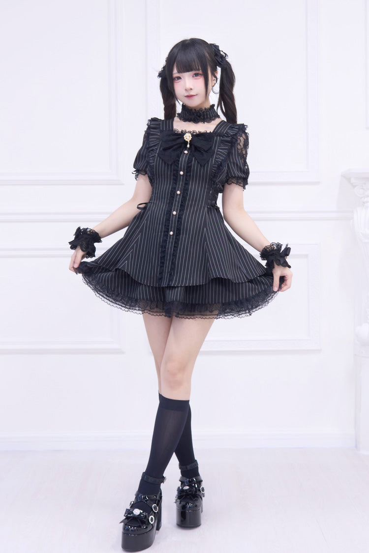 Finely Styled Dress with a Classic Vintage Look