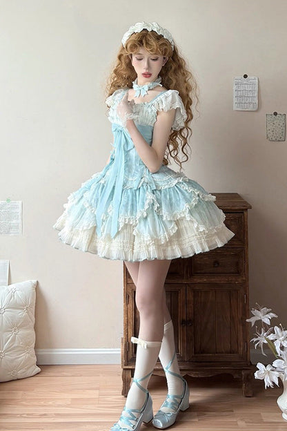 Subtly Elegant Dress with a Refined Vintage Look