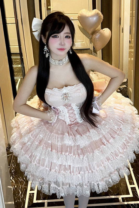 Finely Styled Dress with a Classic Vintage Look