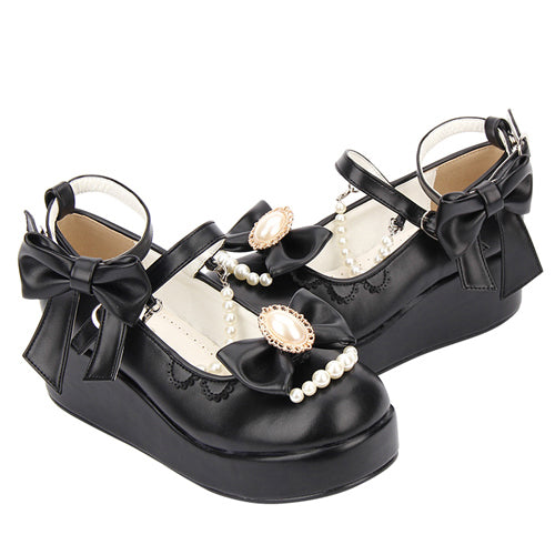 Effortlessly Elegant Shoes with a Timeless Design