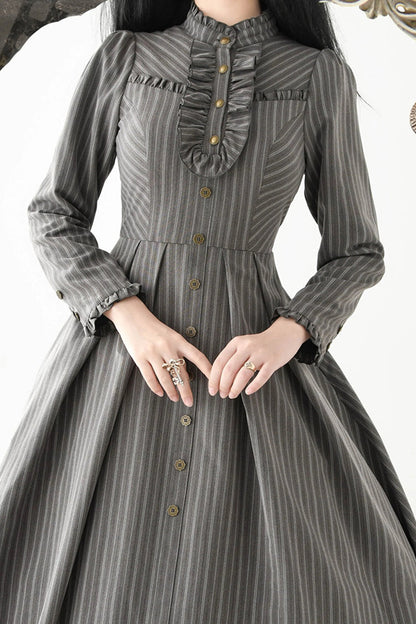 Classic Vintage Dress with a Flattering Fit