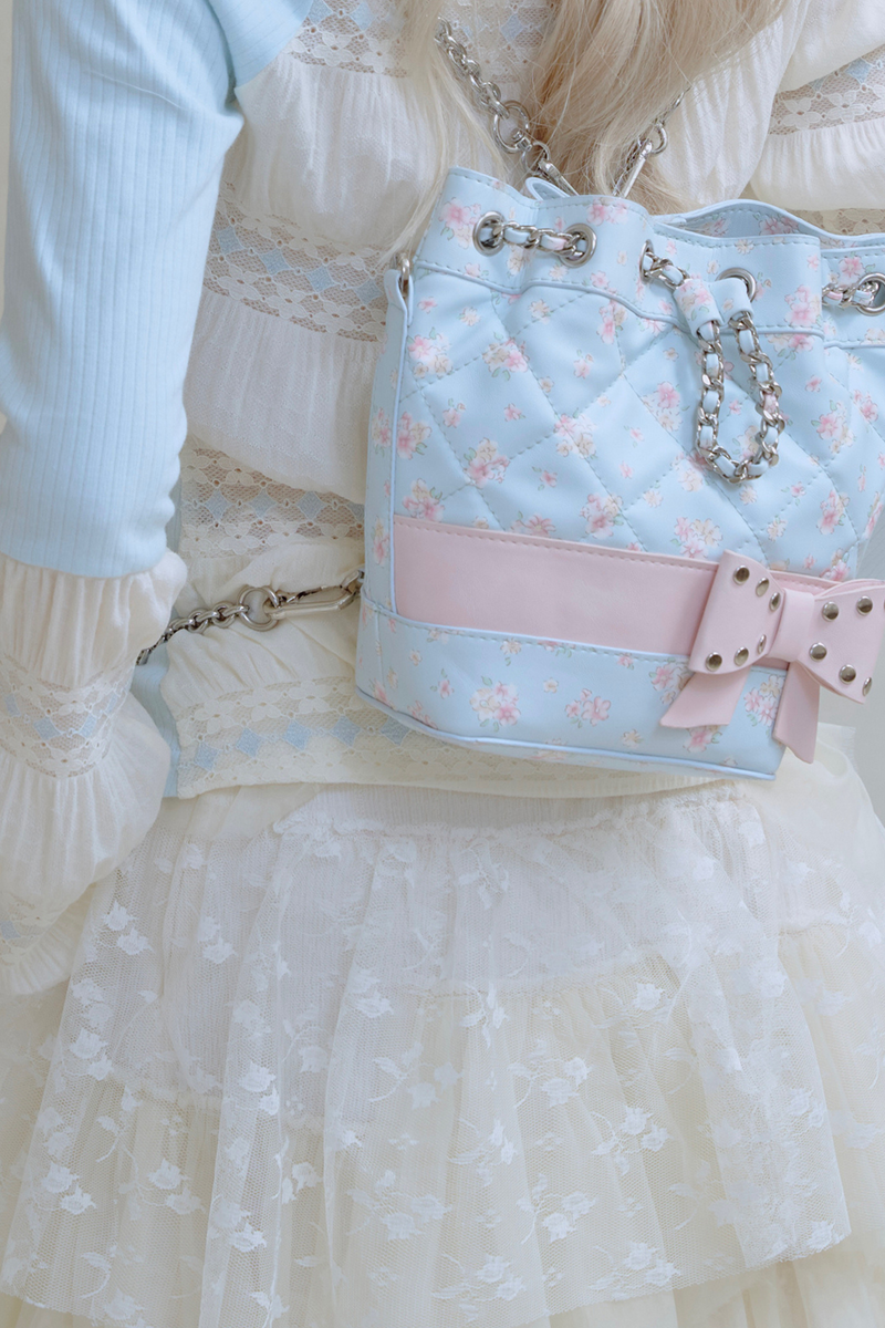 Flower Quilted Chain Bucket Bag