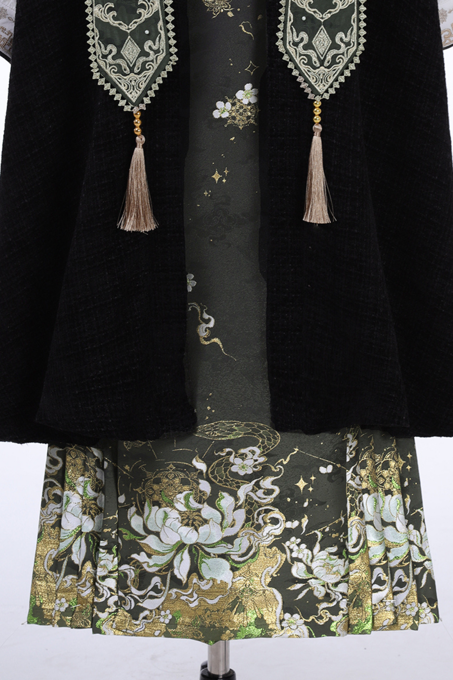 [pre-order] Dark Chinese-style Shirt + Cape + Skirt