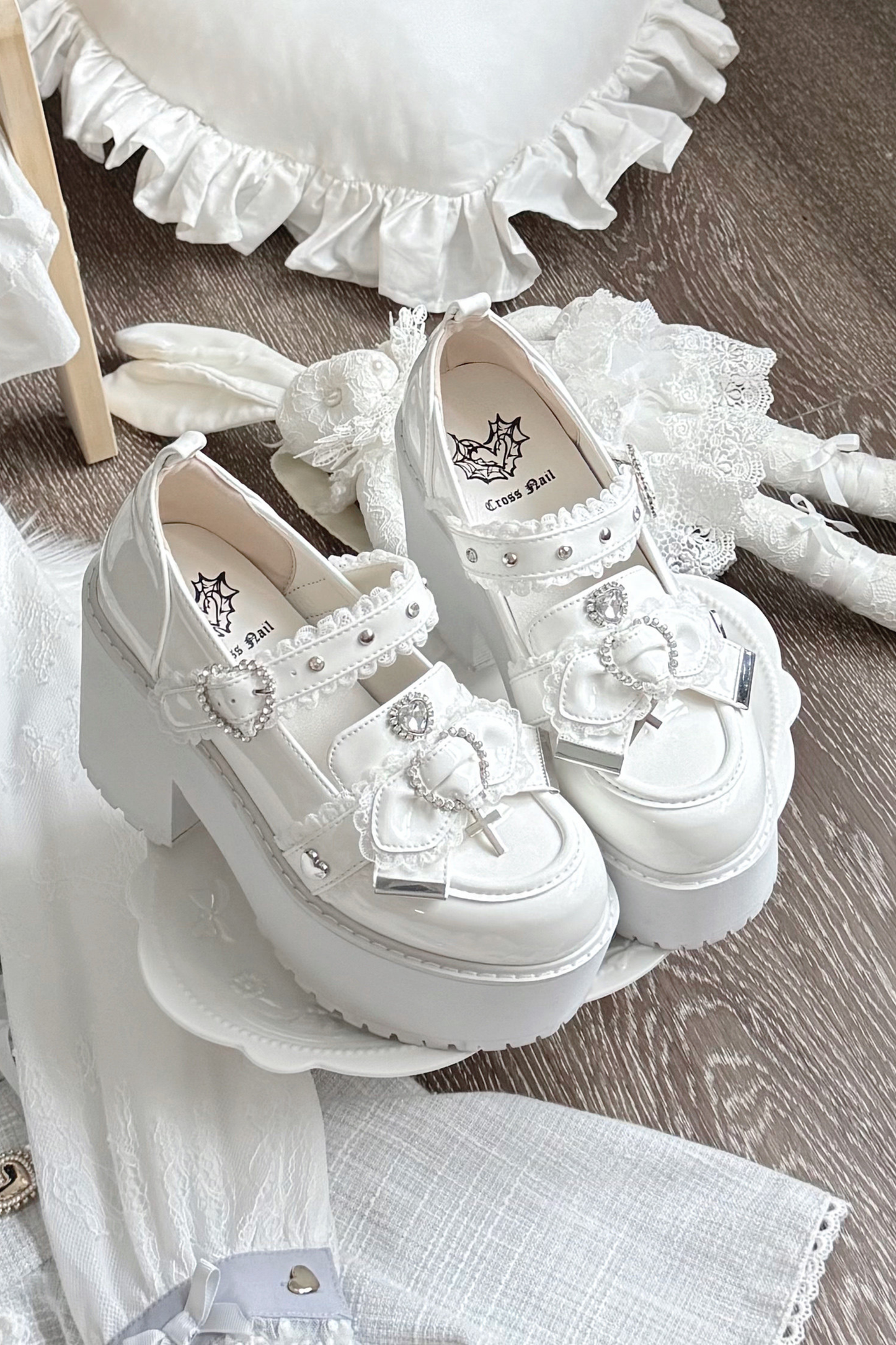 Jewel Cross Ribbon Shoes