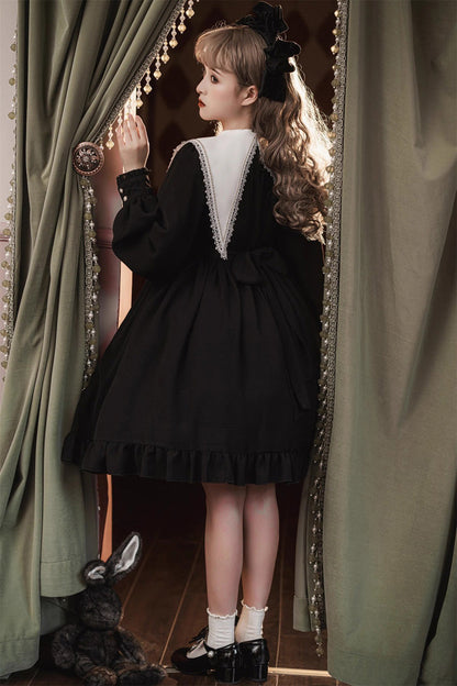 Casually Elegant Dress with a Refined Edge