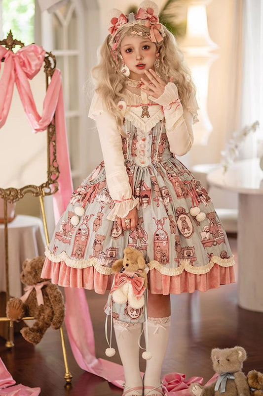 Finely Styled Dress with a Classic Vintage Look