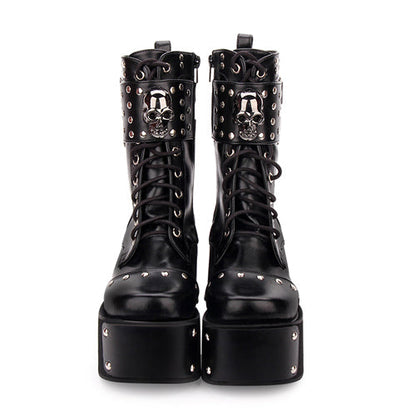 Effortlessly Elegant Boots with a Timeless Design