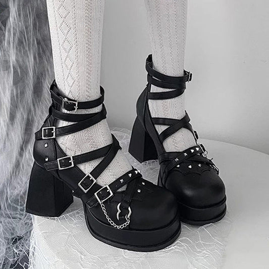 Beautifully Finished Heels in a Timeless Design