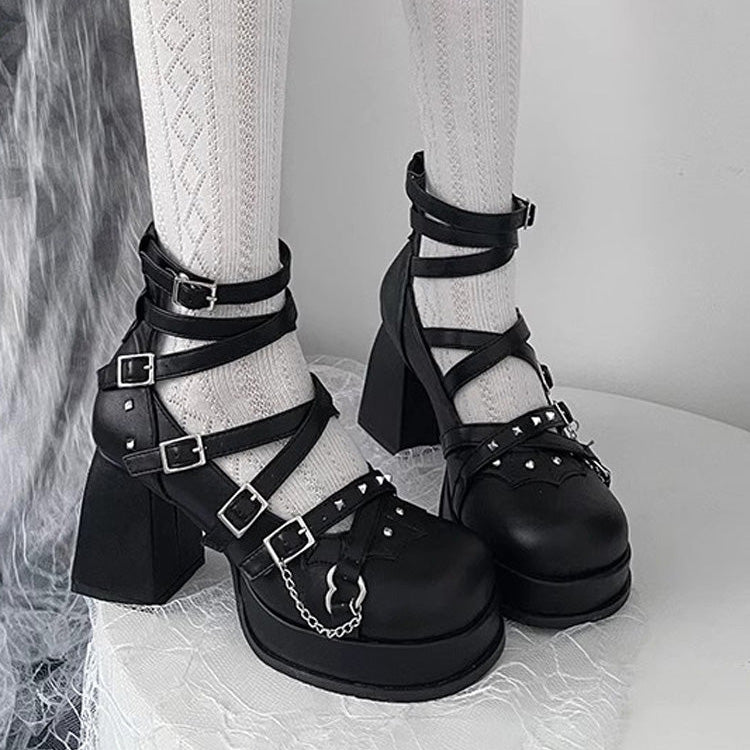 Beautifully Finished Heels in a Timeless Design