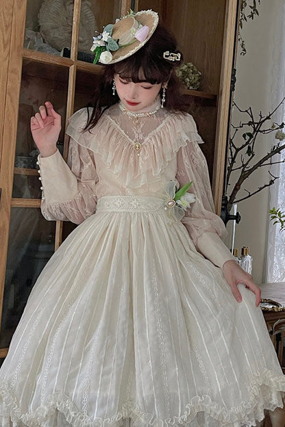 Classic Vintage Dress with a Flattering Fit