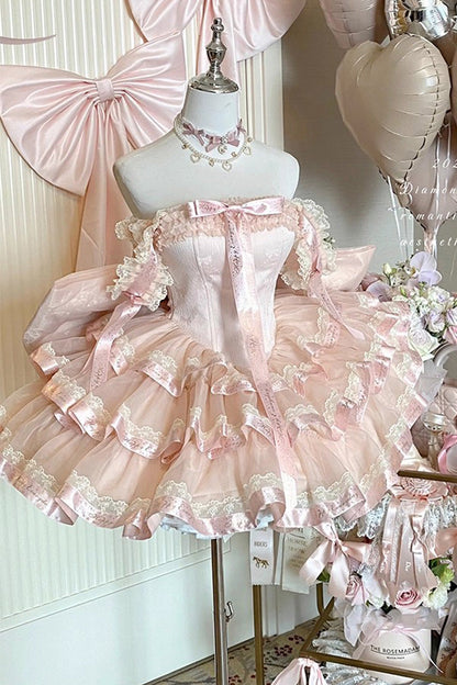 Finely Styled Dress with a Classic Vintage Look