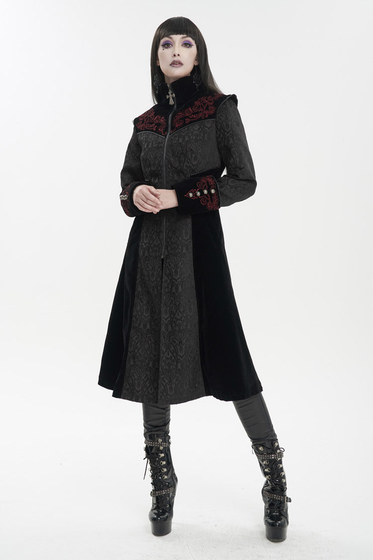 Finely Styled Coat with a Classic Vintage Look