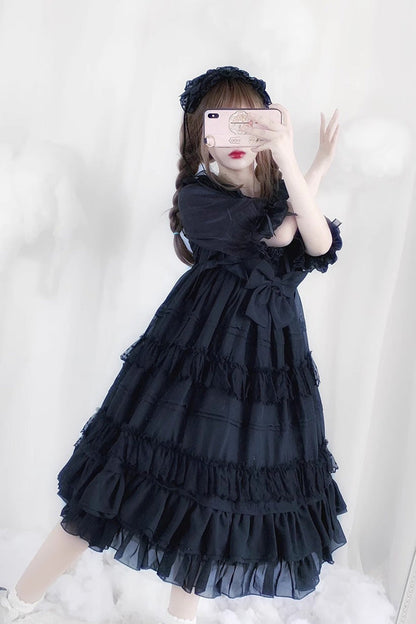Effortlessly Elegant Dress with a Timeless Design