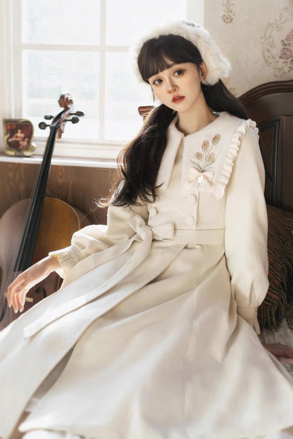 Casually Elegant Coat with a Refined Edge