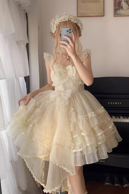 Finely Styled Dress with a Classic Vintage Look