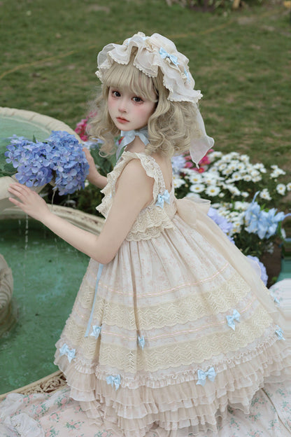 Subtly Elegant Dress with a Refined Vintage Look