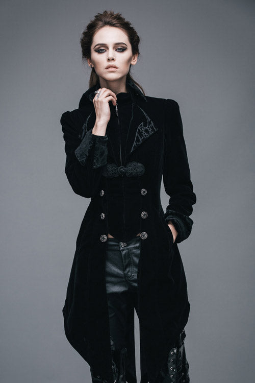 Beautifully Finished Coat in a Timeless Design