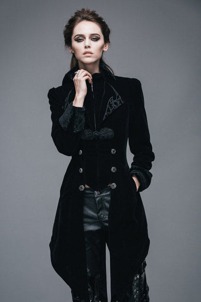 Beautifully Finished Coat in a Timeless Design