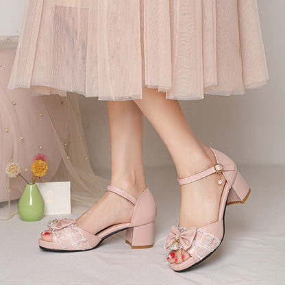 Classic Vintage Sandals with a Flattering Fit