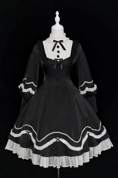Beautifully Finished Dress in a Timeless Design