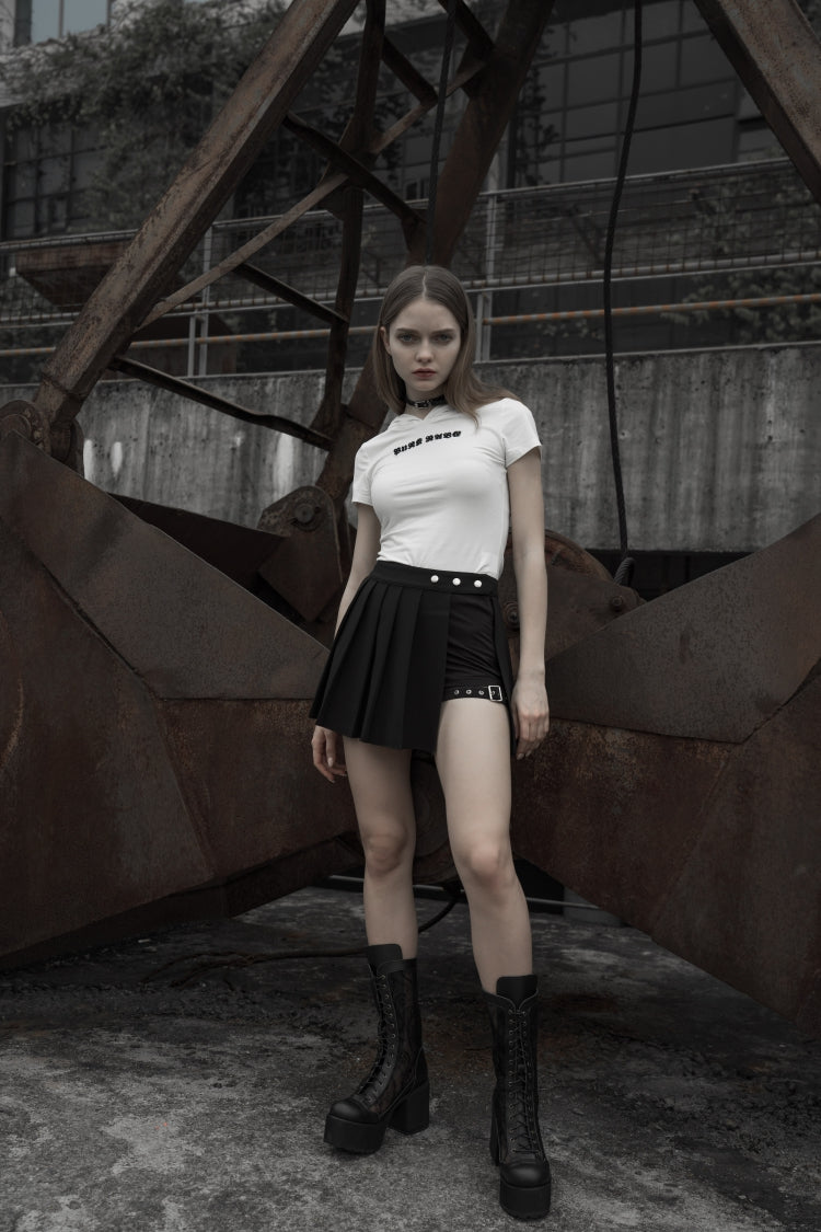 Casually Elegant Garment with a Refined Edge