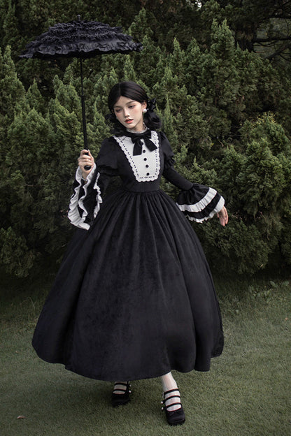 Beautifully Crafted Dress in a Classic Style