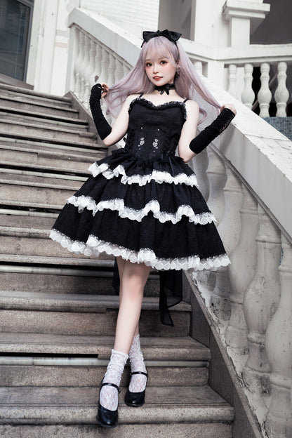 Subtly Elegant Dress with a Refined Vintage Look