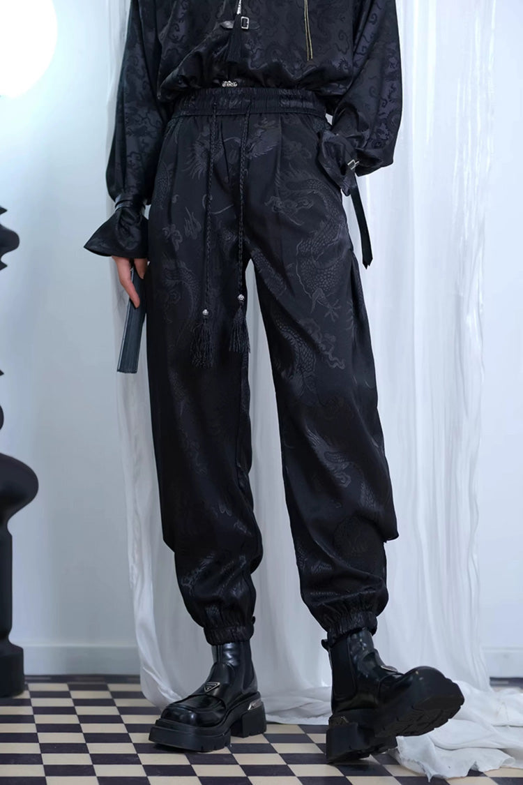 Effortlessly Elegant Pants with a Timeless Design