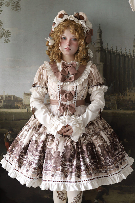Finely Styled Dress with a Classic Vintage Look