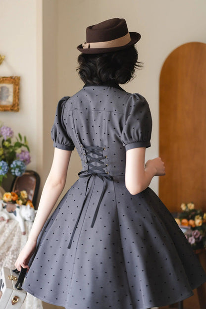 Subtly Elegant Dress with a Refined Vintage Look