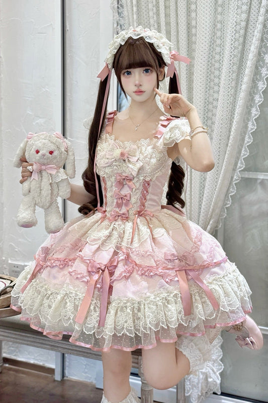 Finely Styled Dress with a Classic Vintage Look