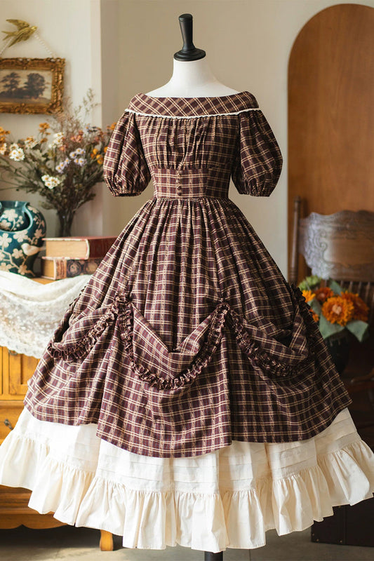 Finely Styled Dress with a Classic Vintage Look