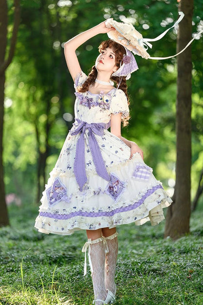 Subtly Elegant Dress with a Refined Vintage Look