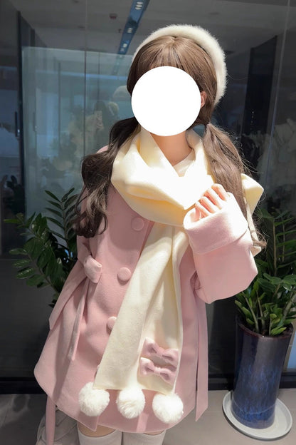Subtly Elegant Coat with a Refined Vintage Look