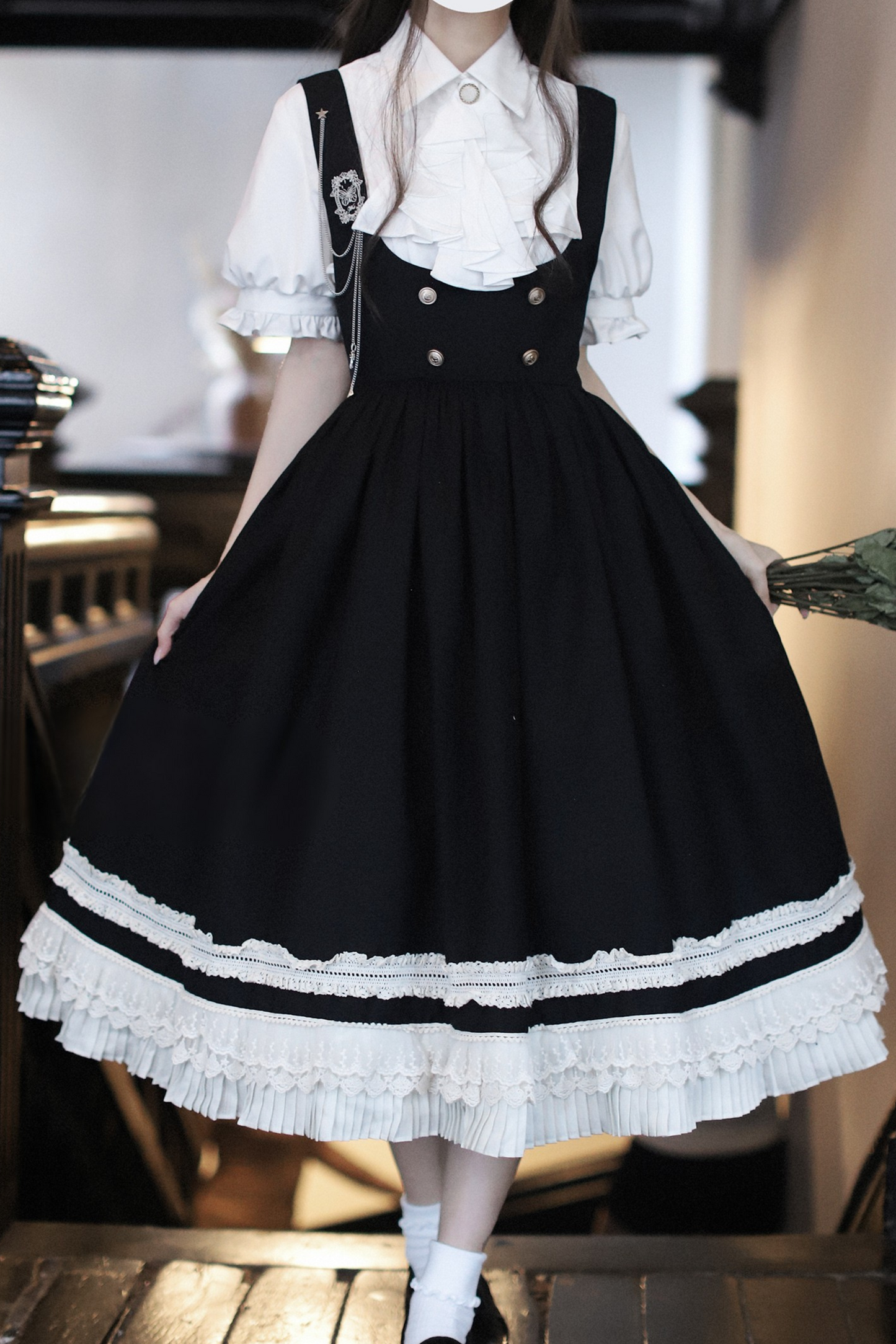 [reserved Item] Light Low College Style British Retro Vest Skirt + Shirt + Ribbon Tie + Brooch