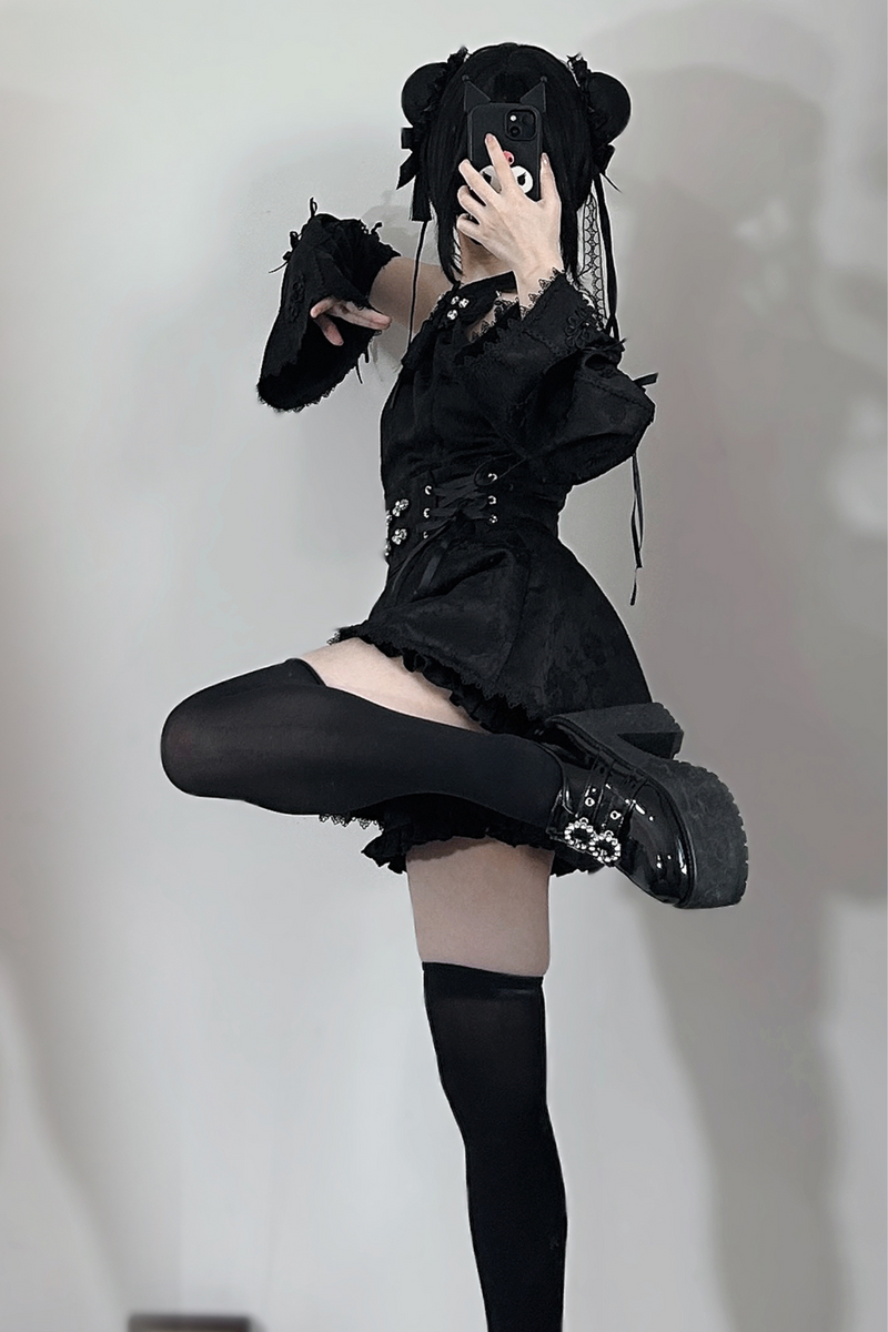 [reserved Item] Mine China Stand Top + Ruffle Pants + Accessories