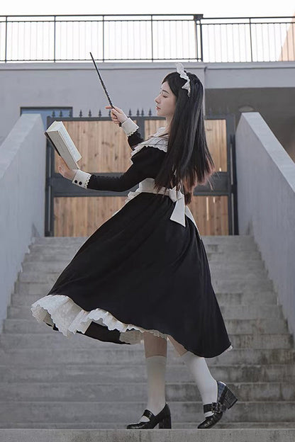 Classic Vintage Dress with a Flattering Fit