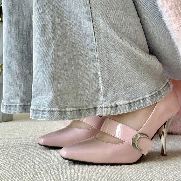 Classic Designed Shoes in a Timeless Cut
