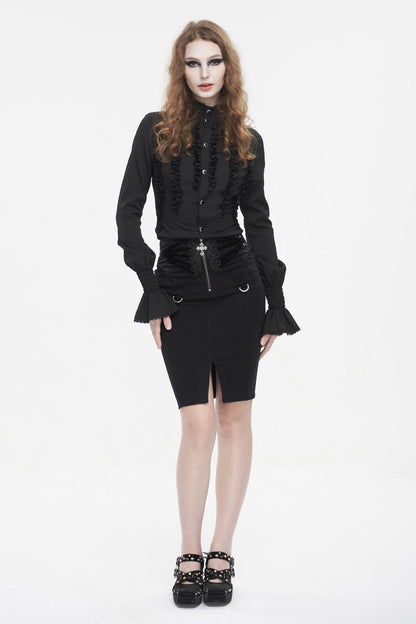 Casually Elegant Garment with a Refined Edge