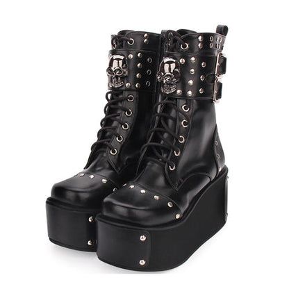 Effortlessly Elegant Boots with a Timeless Design