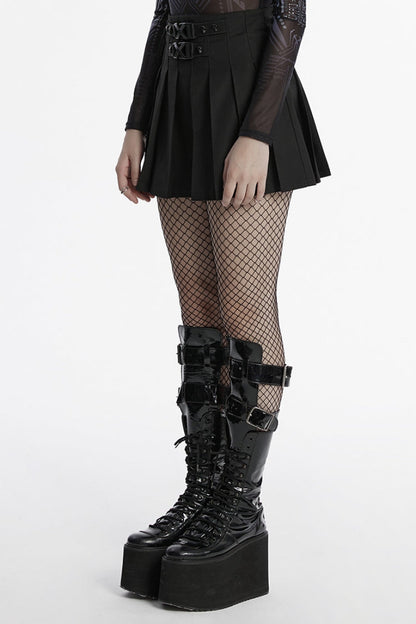 Casually Elegant Garment with a Refined Edge