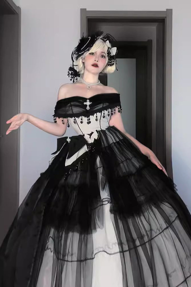 Finely Styled Dress with a Classic Vintage Look