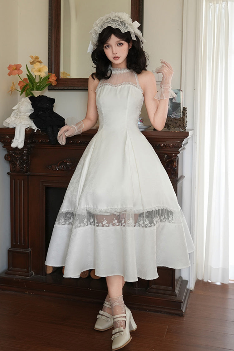 Finely Styled Dress with a Classic Vintage Look