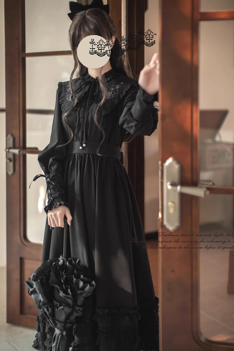Subtly Elegant Dress with a Refined Vintage Look