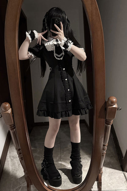 Beautifully Crafted Dress in a Classic Style