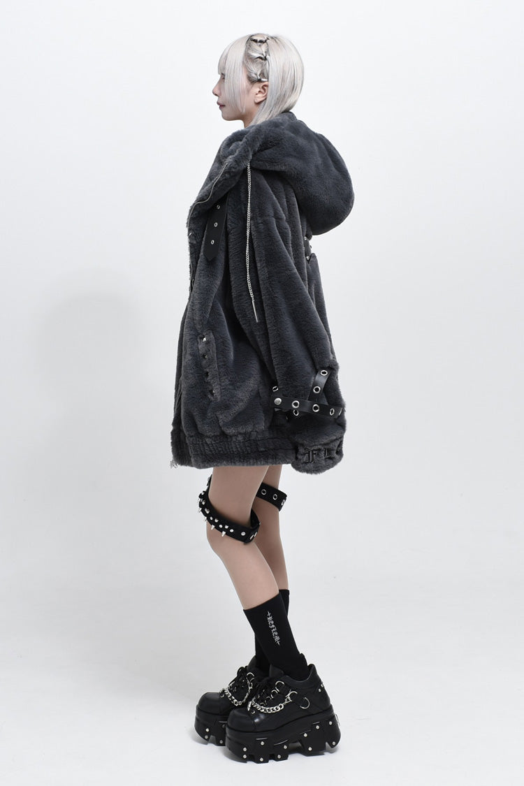 Beautifully Finished Coat in a Timeless Design